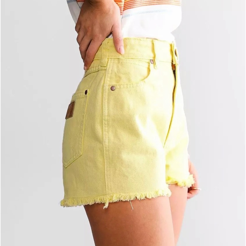 Wrangler Lemon High-Waisted Women's Shorts - Picture 3 of 9